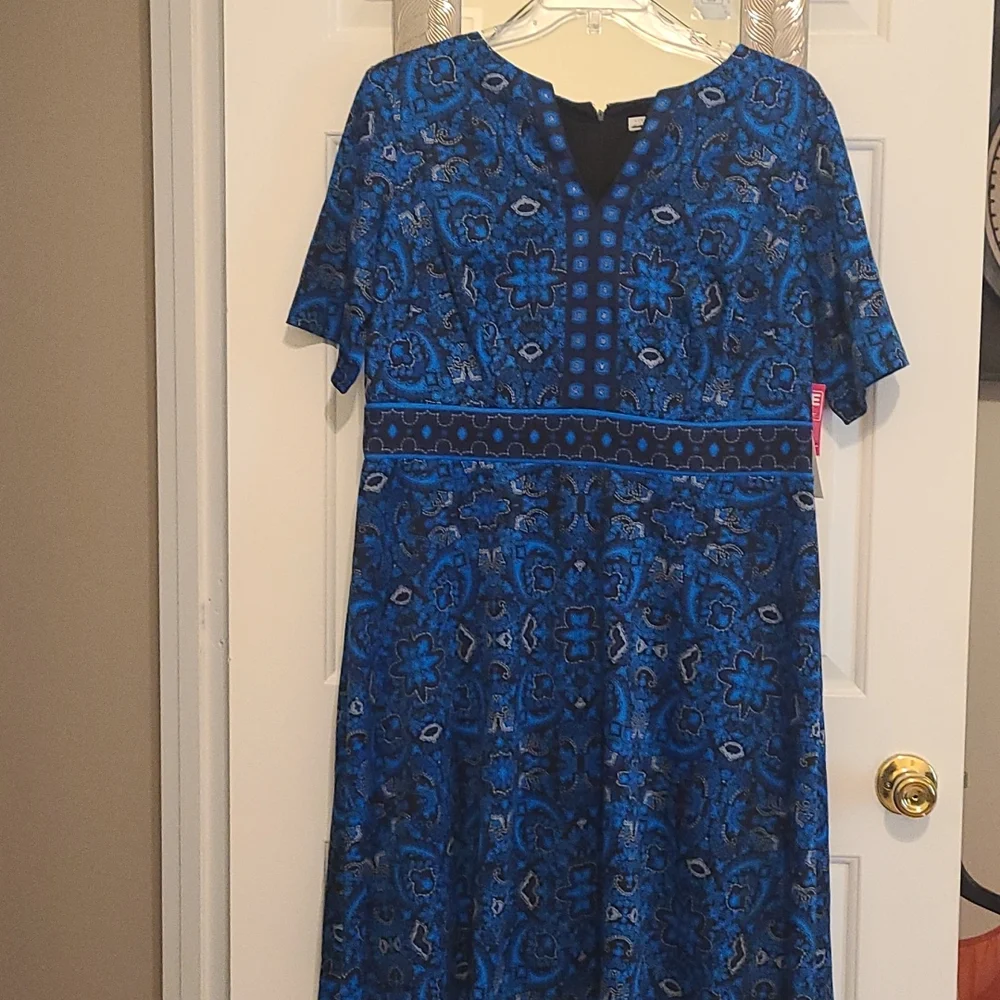 Dress - Picture 1 of 5